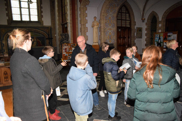 Gids Gerry Beerten en kinderen